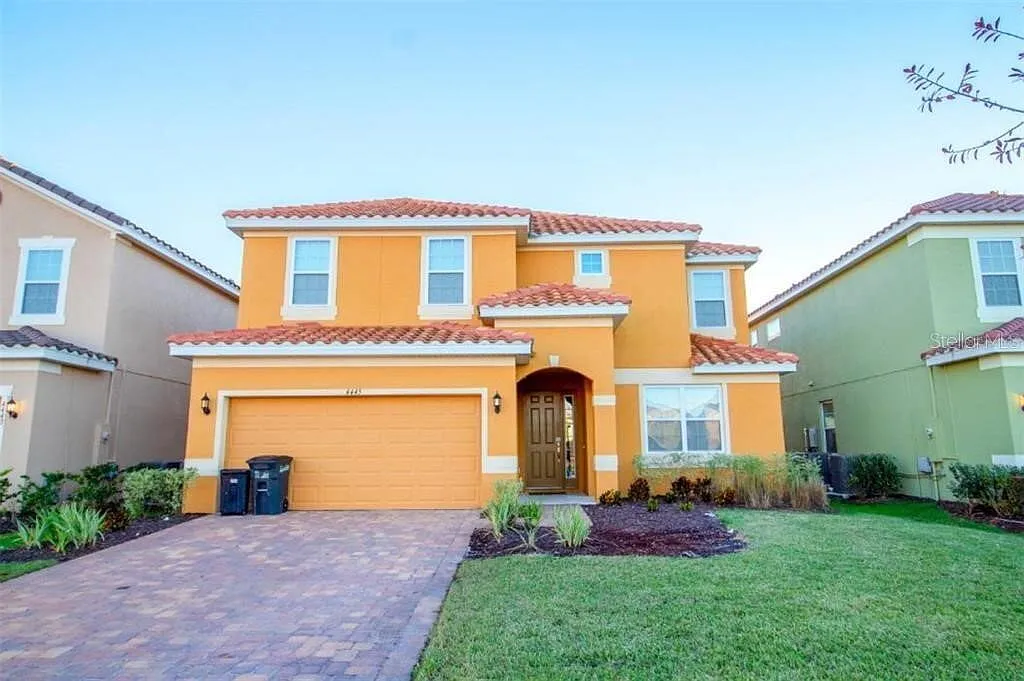 8 bed, 6.5 bath, 3572 sqft, $4,000 — Photo 1
