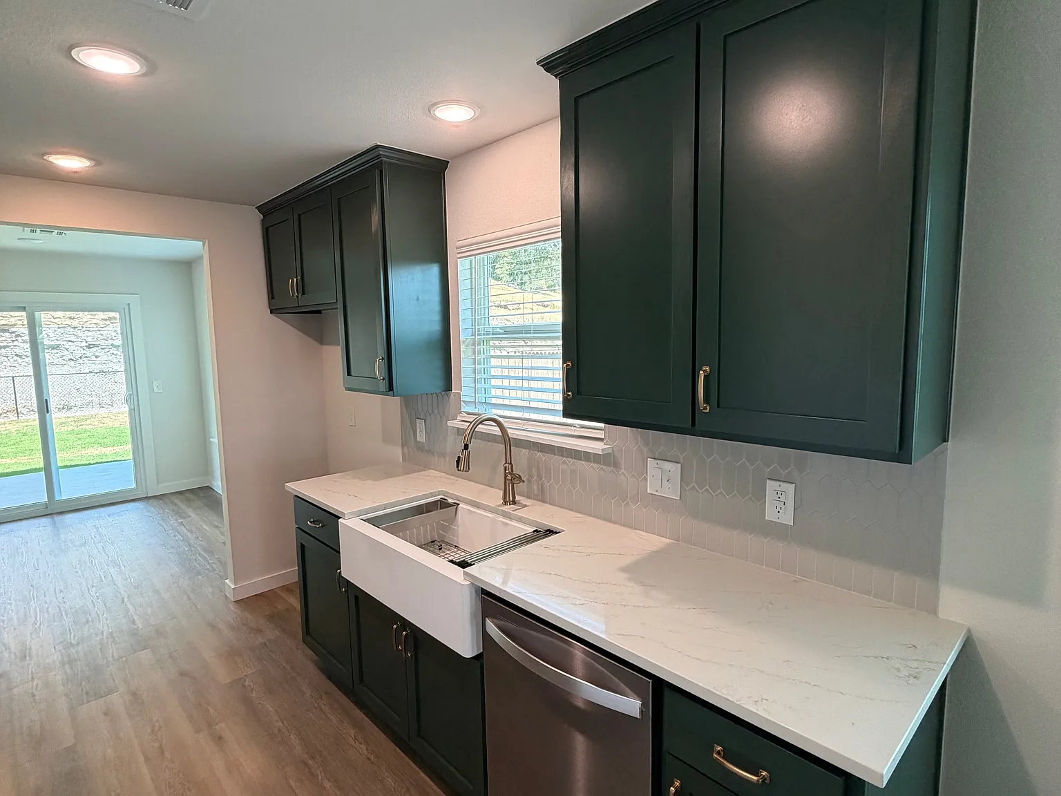 7705 E 91st St N - New & Cute! 3/2/2 In Owasso Schools, Comm. Pool! — Photo 4