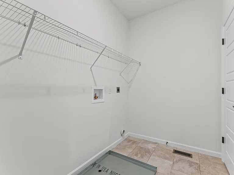 538 Ryehill Dr — Photo 17