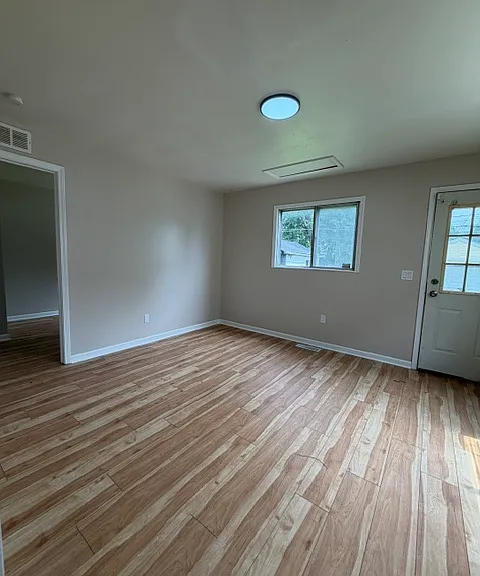 22844 Sharrow Ave — Photo 7