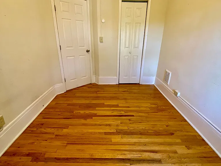 150 N Midler Ave #2 — Photo 11
