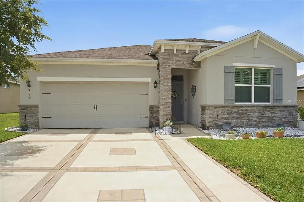 2 bed, 2.0 bath, 1815 sqft, $2,250 — Photo 2