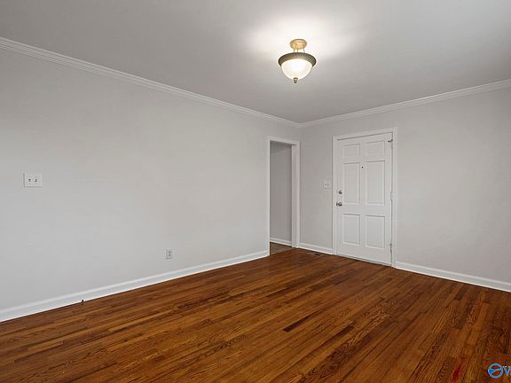 5th image of 1103 Titus St NE