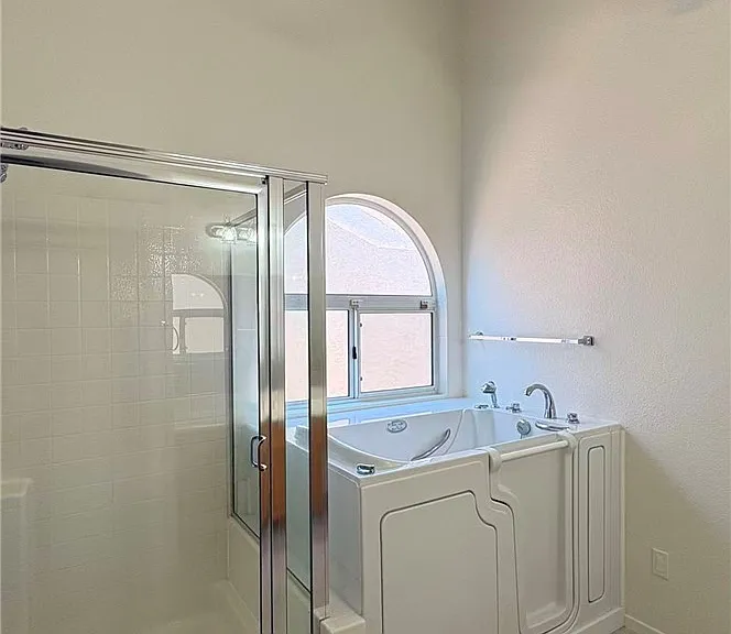 551 Duran St — Photo 15