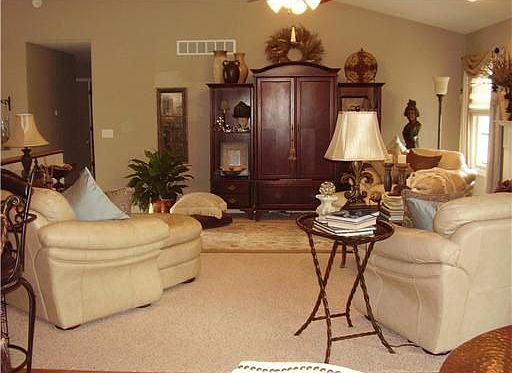 4th image of 735 Boxwood Dr N