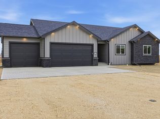 6570 Meadow Wind Way, Mills, WY 82604