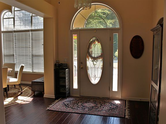 2nd image of 20 Berlin Ct
