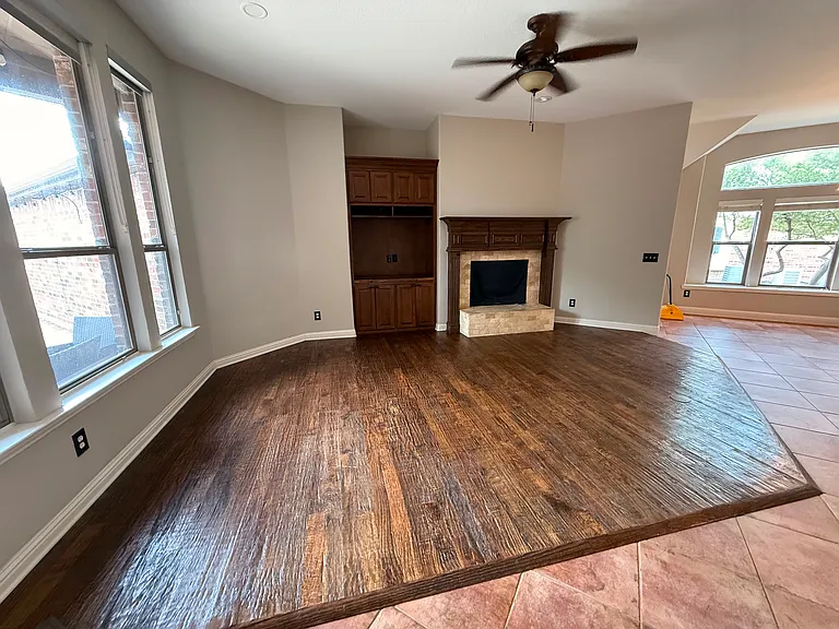 518 Creekside Dr — Photo 8
