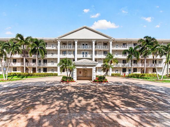 3rd image of 6169 Balboa Circle #103
