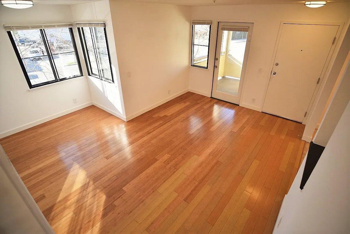 6116 Telegraph Ave APT 206 photo 1