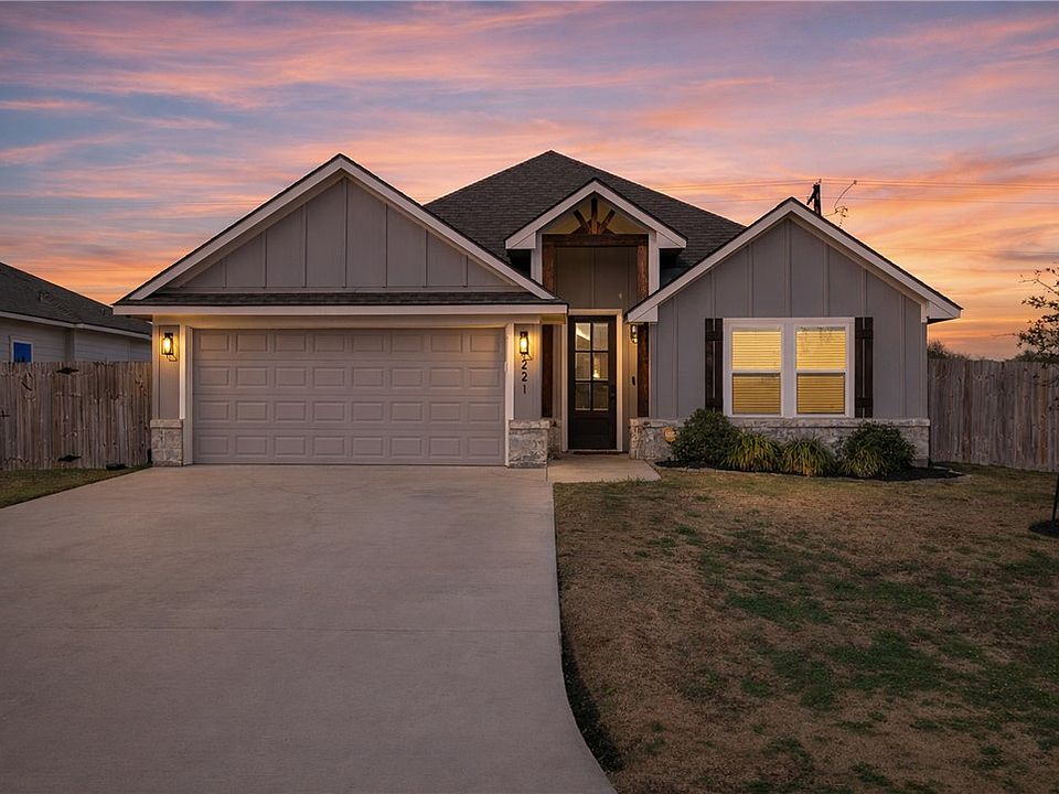 1st image of 221 Brazos Bnd
