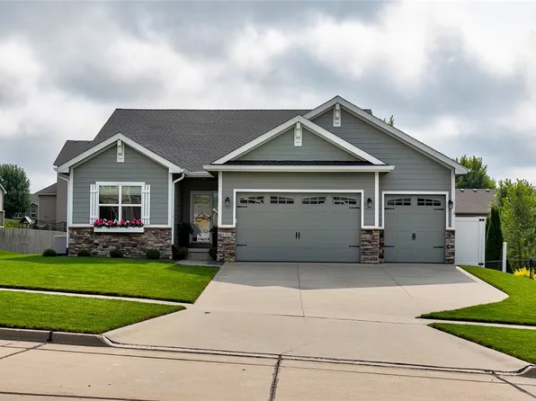 4445 NW 166th St, Clive, IA 50325