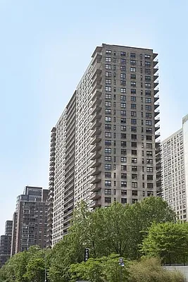 Sold by Akam Sales and Brokerage | media 3