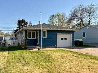 2021 Boyce St, Hastings, NE 68901