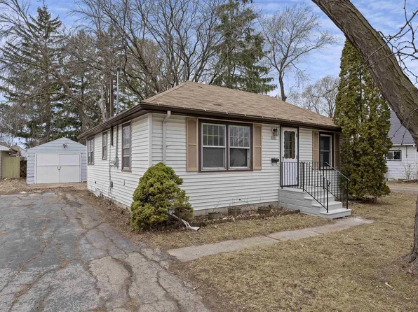 2001 Ashland St, Oshkosh, WI 54901