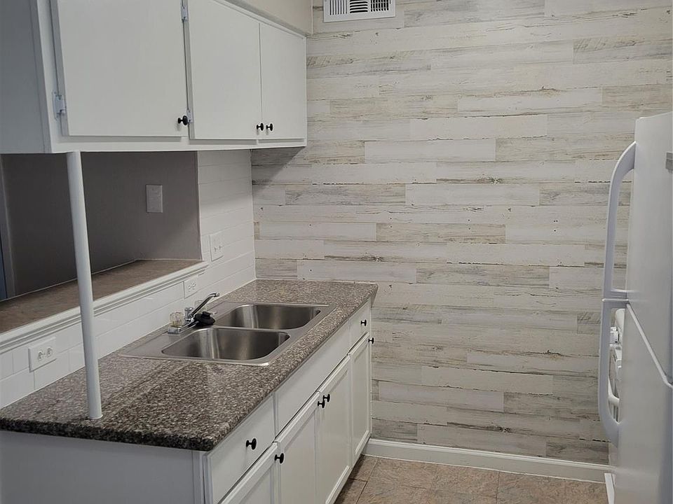 1st image of 2922 Randolph Rd APT 4
