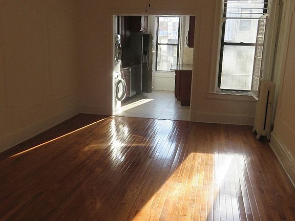 5th image of 398 8th St APT 3R