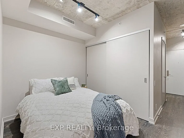 39 Brant St #416 — Photo 7