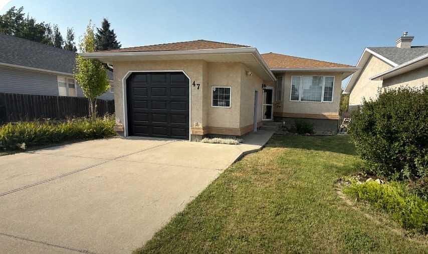 1st image of 47 S Chilcotin Cres W