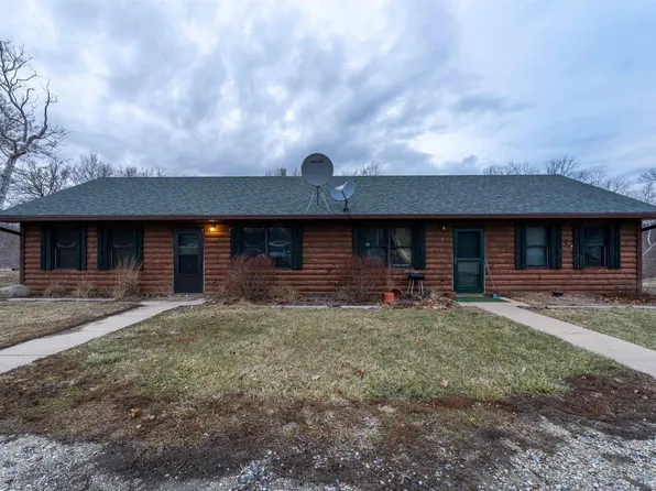 215 W Valley View Dr, Canton, IL 61520