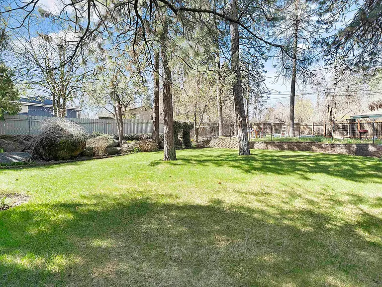 3208 E 14th Ave — Photo 28