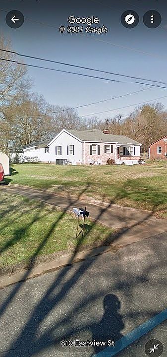 1st image of 810 Eastview St