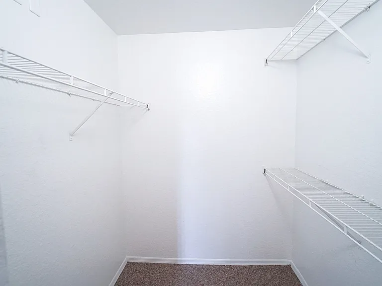 Whistler's Cove Apartments — Photo 23