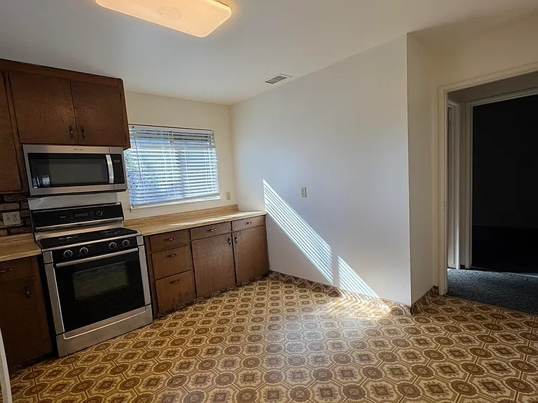 2859 Foskett Ave — Photo 10