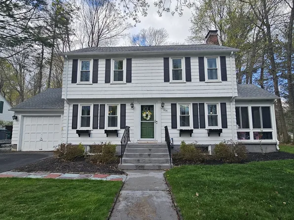 614 Salisbury St, Worcester, MA 01609