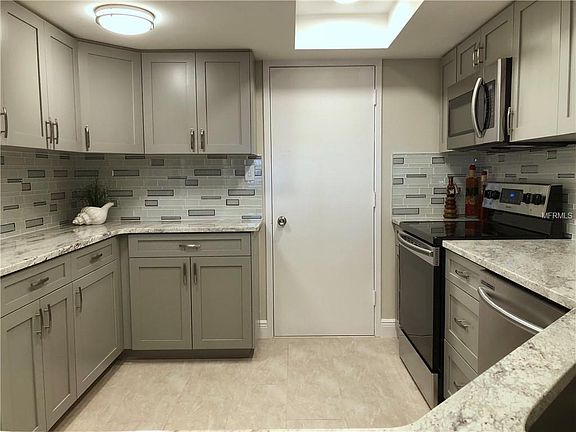 3rd image of 7400 Sun Island Dr APT 208