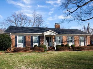 2822 Northampton Dr, Greensboro, NC 27408