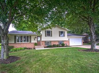 93 Lynwood Dr, Magnolia, OH 44643