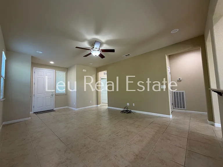 7425 Foxburgh Ct — Photo 8