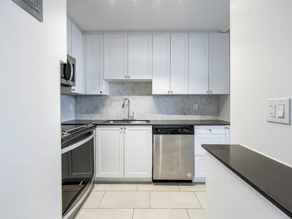 55 Triller Avenue, 55 Triller Ave, Toronto, ON M6R 2H6