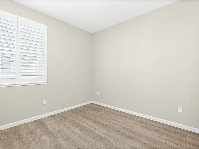 327 Pear Tree Ter #B — Photo 15
