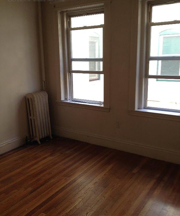 2nd image of 80 Gordon St APT 5