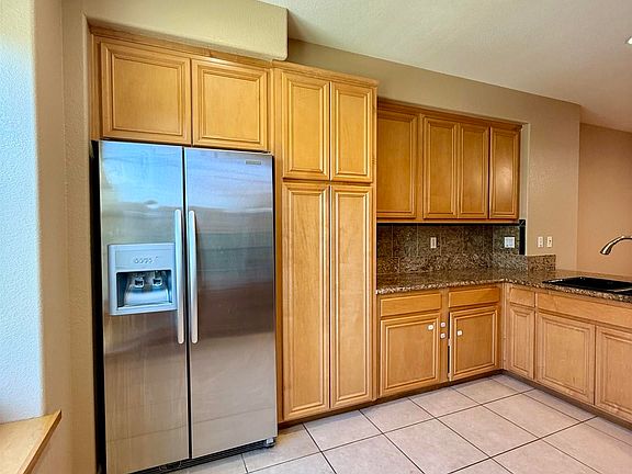 4th image of 550 Summer Ln