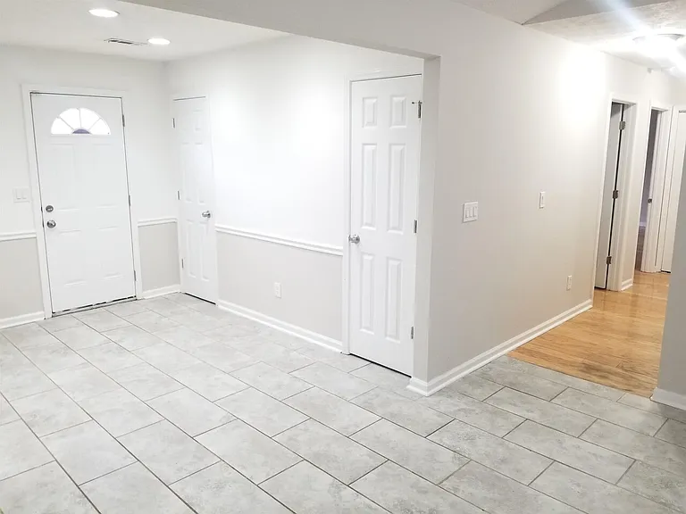 686 Morrow Rd — Photo 7