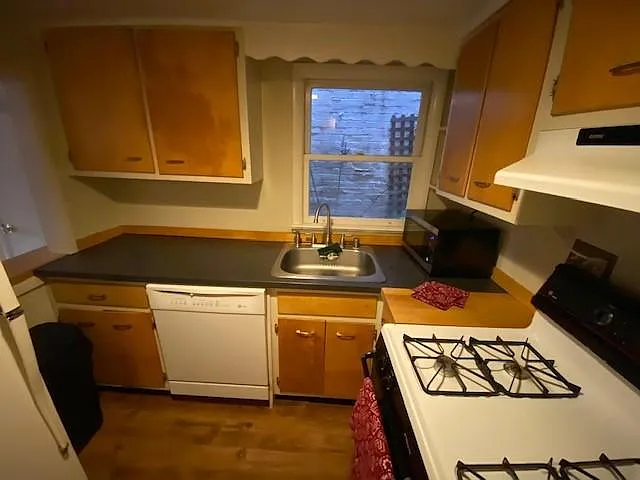 508 2nd St SE #1 — Photo 9