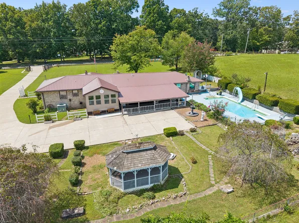 1310 Bakers Work Rd, Burns, TN 37029