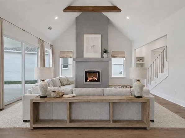 8033 Cal Dr, Edmond, OK 73034