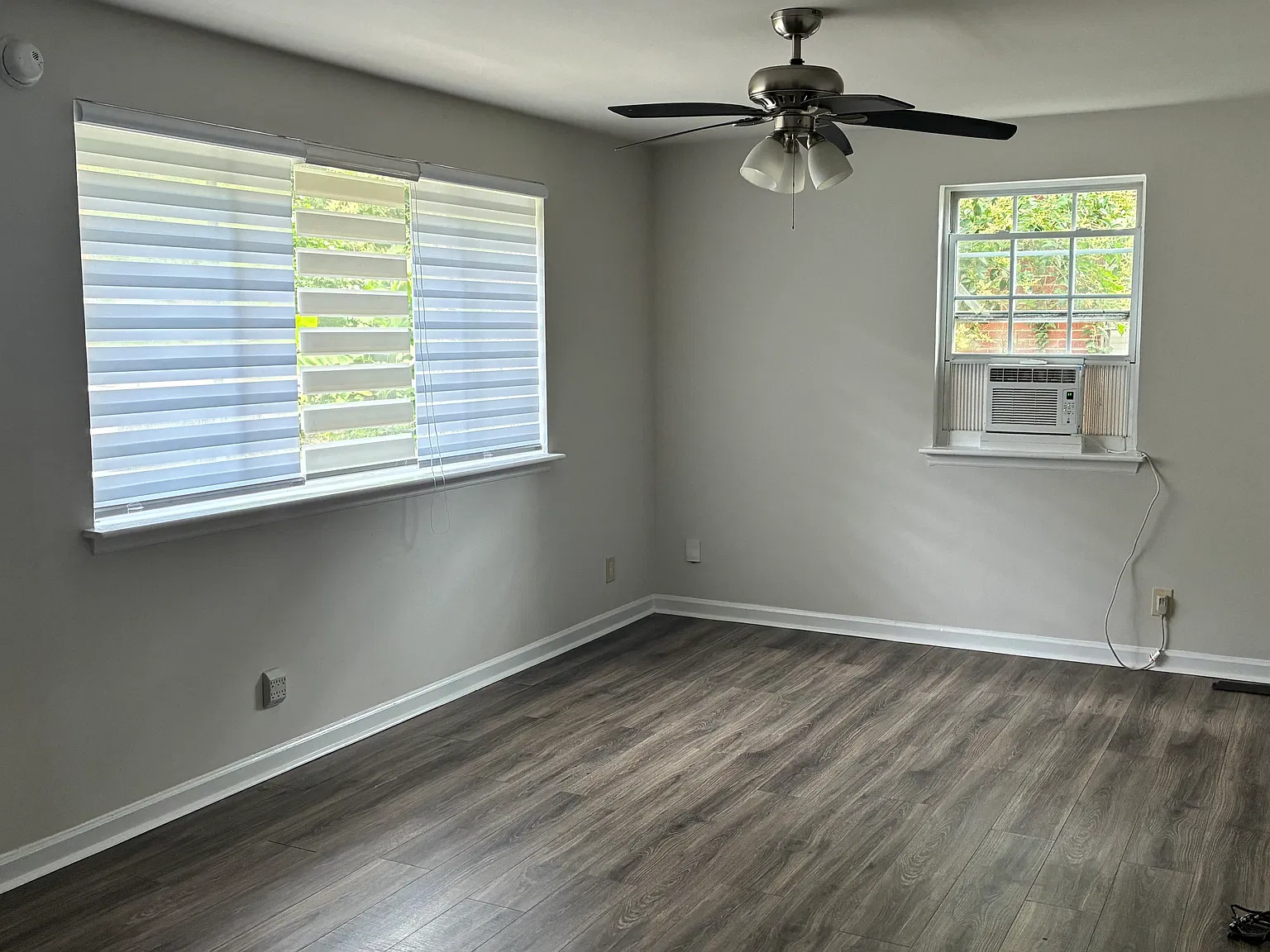 3 bed, 966 sqft, $1,600 — Photo 2