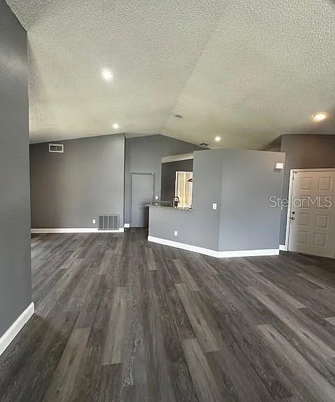 3039 Stillwater Dr — Photo 5