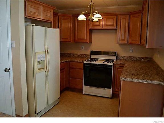 5th image of 54 Steiner Ave