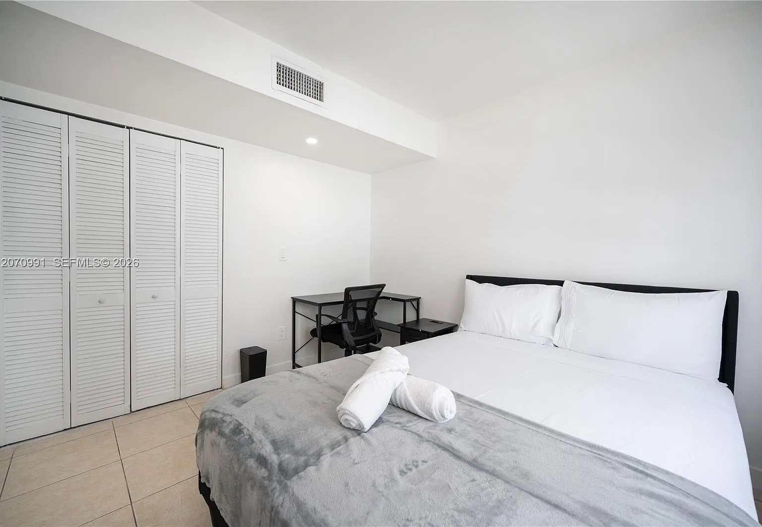 El Dorado Bay Condo Apts — Photo 1