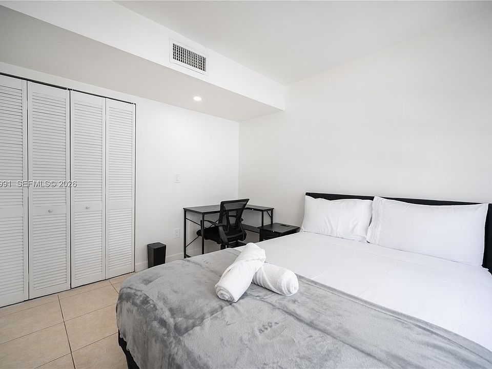 1st image of 500 NE 26th St APT 5D