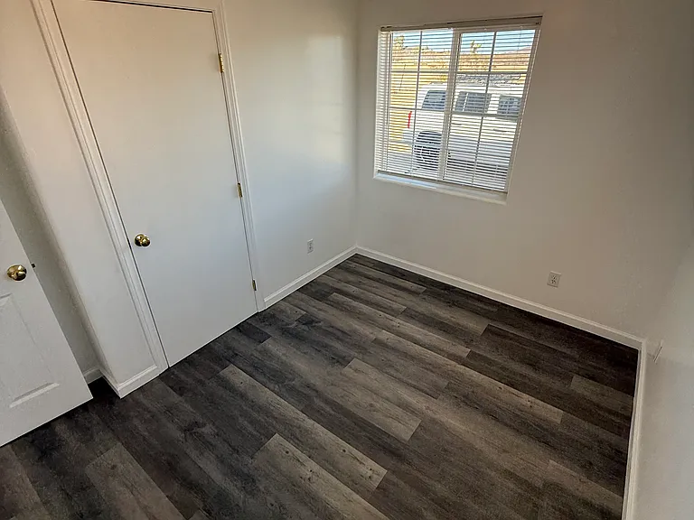 62350 Belmont St — Photo 29