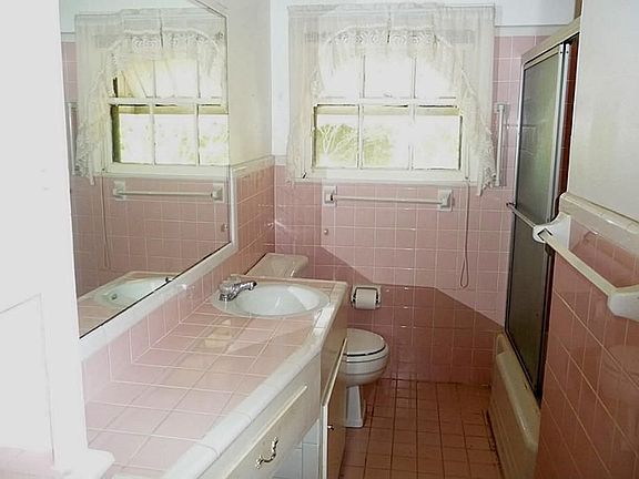 3rd image of 8520 Baker Dr