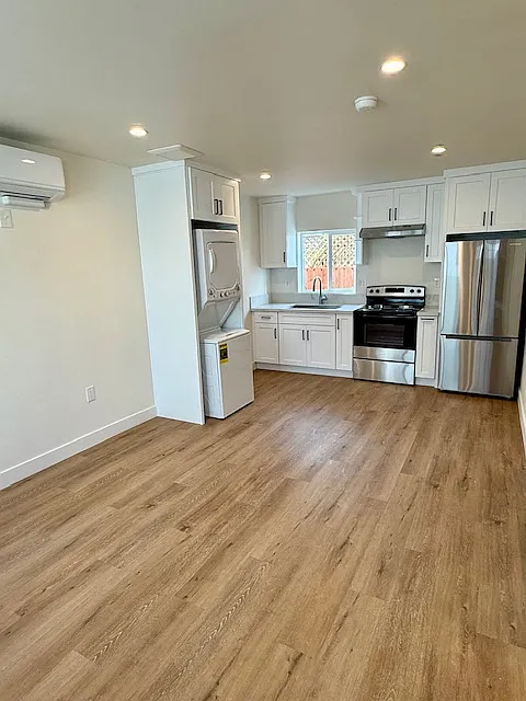 1069 Sentinel Ave — Photo 4