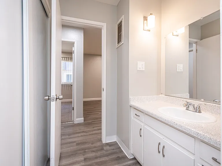 2 Bedroom Bathroom